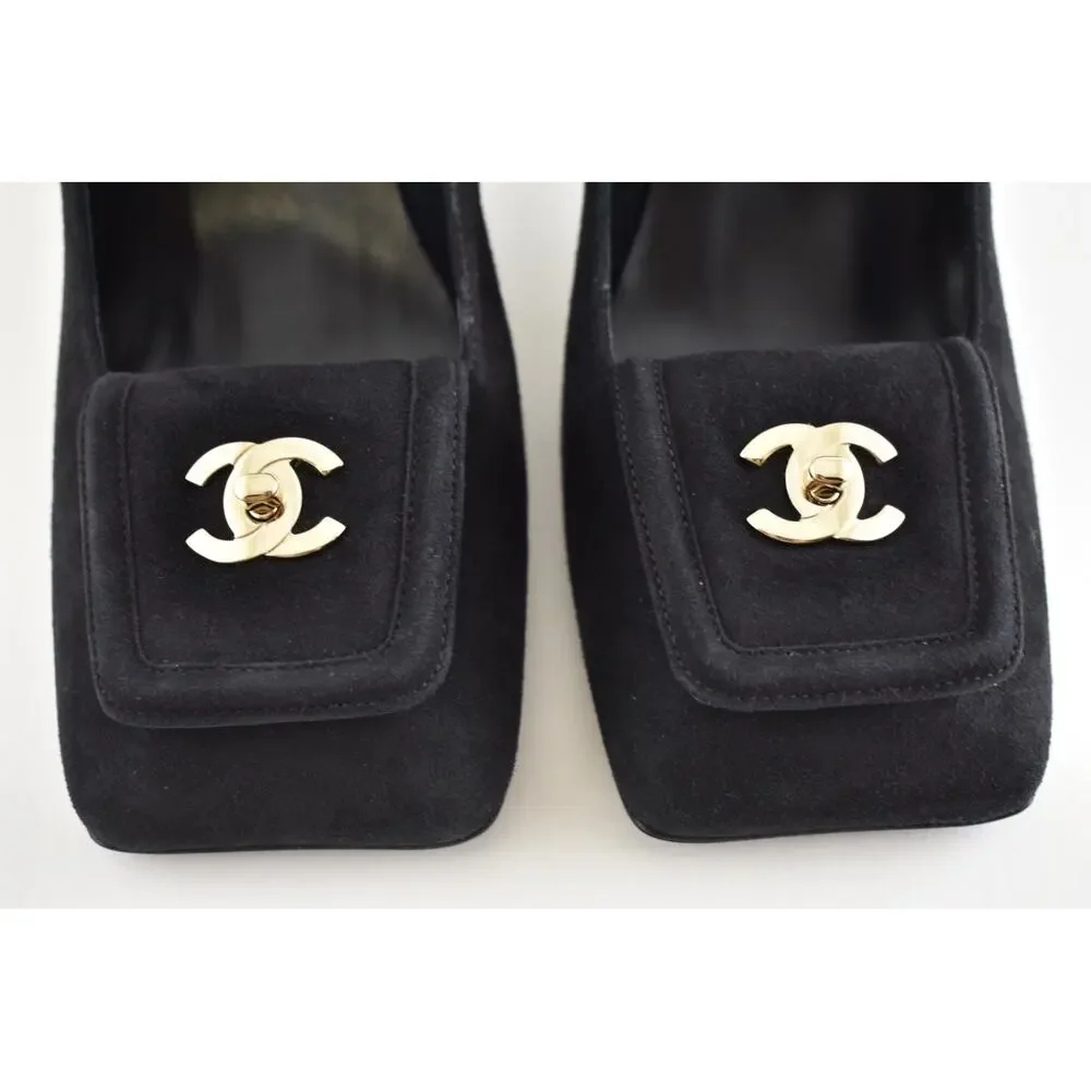 Chanel 26S Blazy Black Suede Square Toe Turnlock Gold CC Logo Block Heel Pump 38